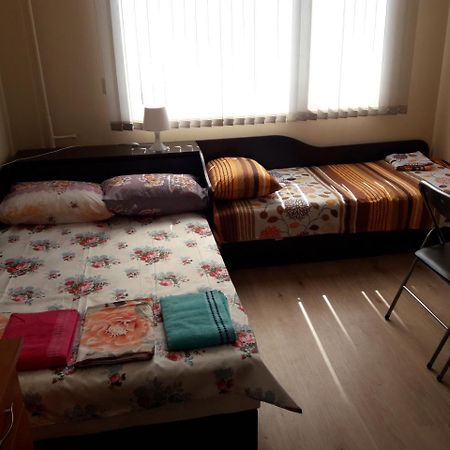 Guest House Mania โซเฟีย ภายนอก รูปภาพ